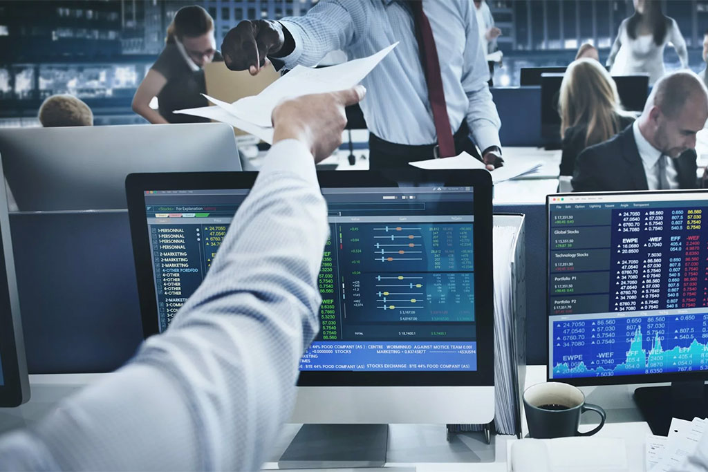 Traders and computers