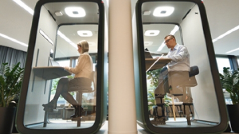 Pair of single meeting booths