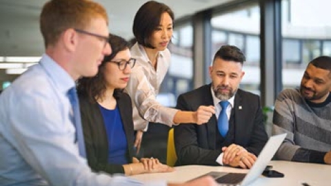 People in a meeting at the BIS